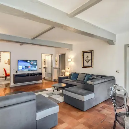 Navona, 3 Bedrooms, Unique And Spectacular View Apartment Rome